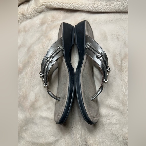 Minnetonka Sandals Womens size 8 - Picture 5 of 6